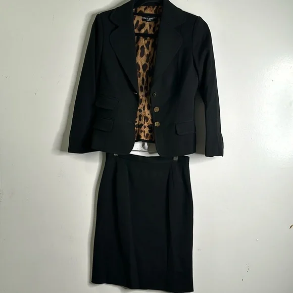 DOLCE &GABBANA  blazer skirt suit size 40-xS black gold button luxury classic - Picture 5 of 16